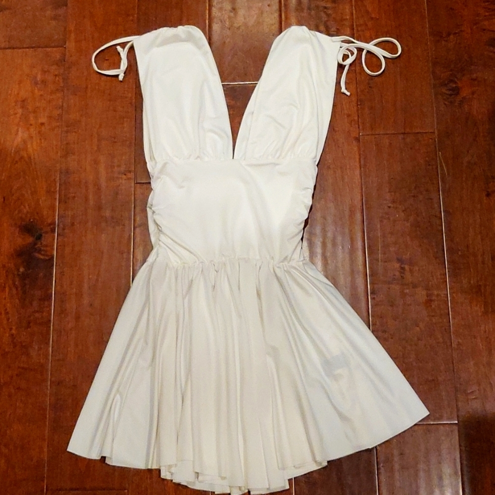 Never been worn- Elegant White mini goddess dress v-neck